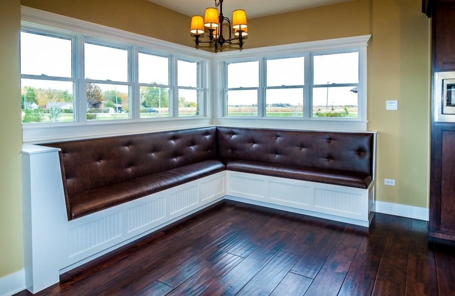 003_leather upholstered banquette