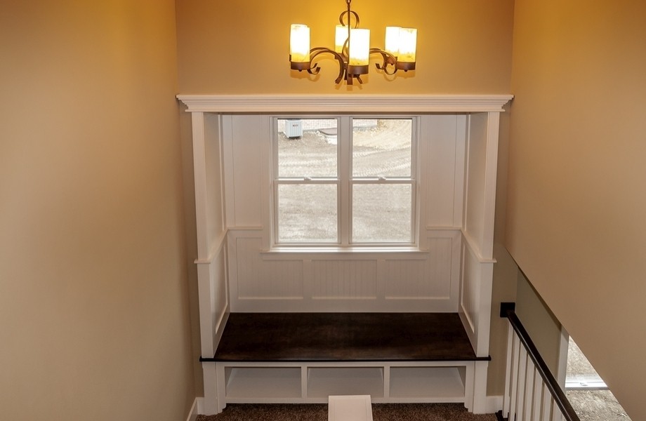 033_stair landing seat